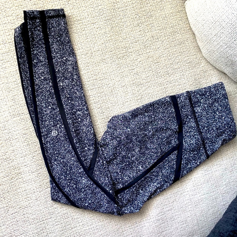 Lululemon Inspire Tight pebble/splatter print